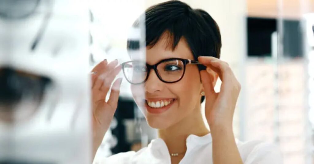 How is glaucoma detected and treated