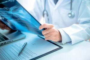 A Guide to Orthopedic Surgeon Qualifications